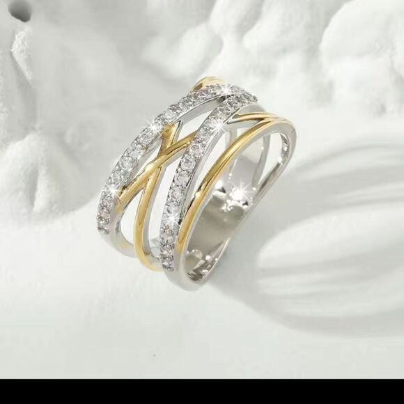 Elegant Gold and Silver plated Women's Ring Sz 6 NWOT - Picture 6 of 8